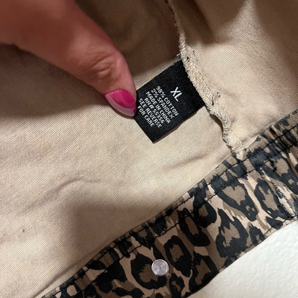 NWOT Cheetah Jean Jacket size extra large - Picture 5 of 6